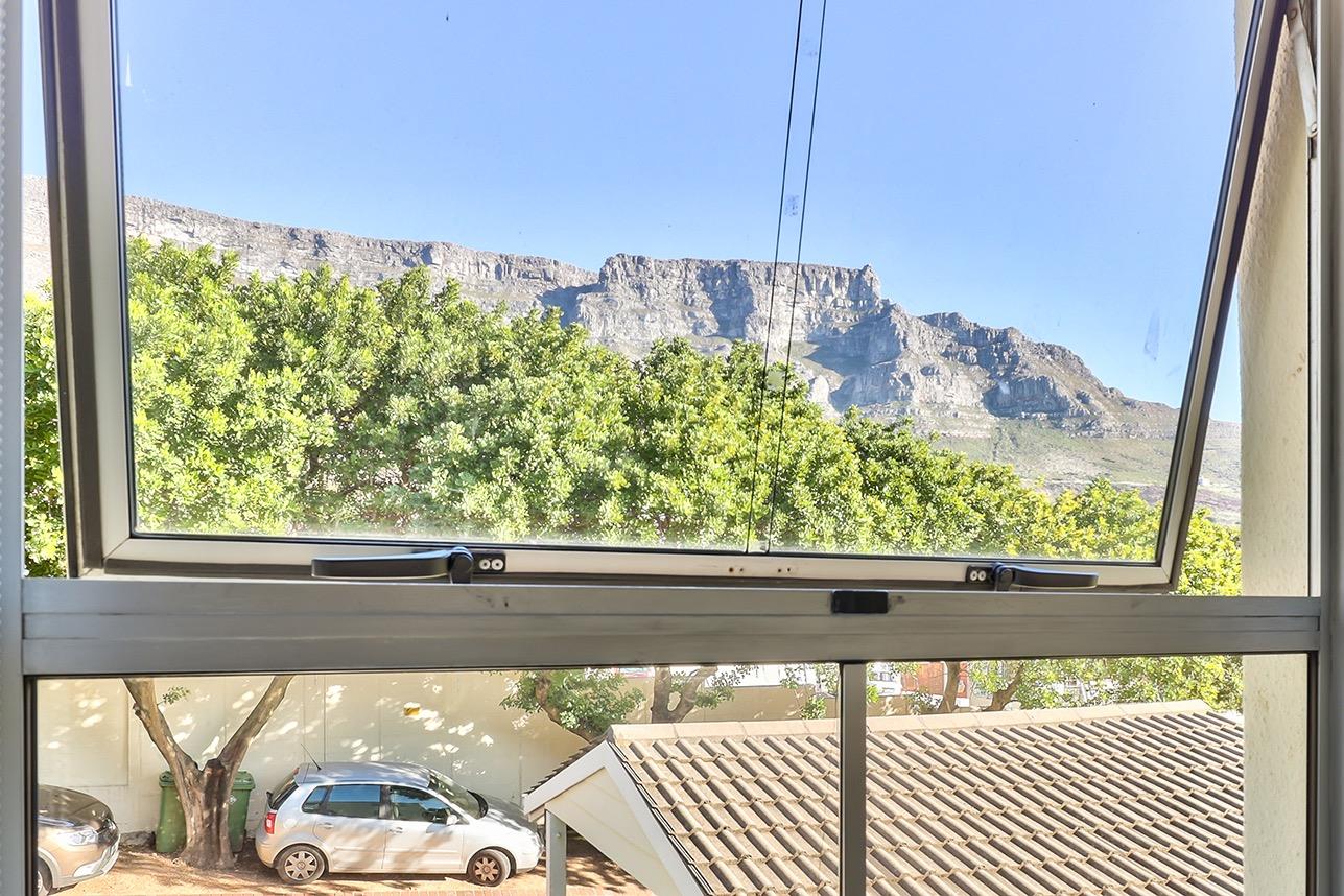 2 Bedroom Property for Sale in Vredehoek Western Cape